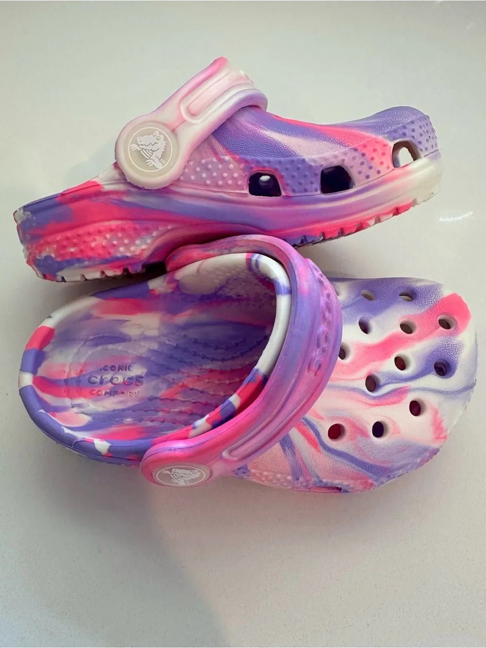 6C Kids Tie-Dye Crocs Sandals in Pink & Purple